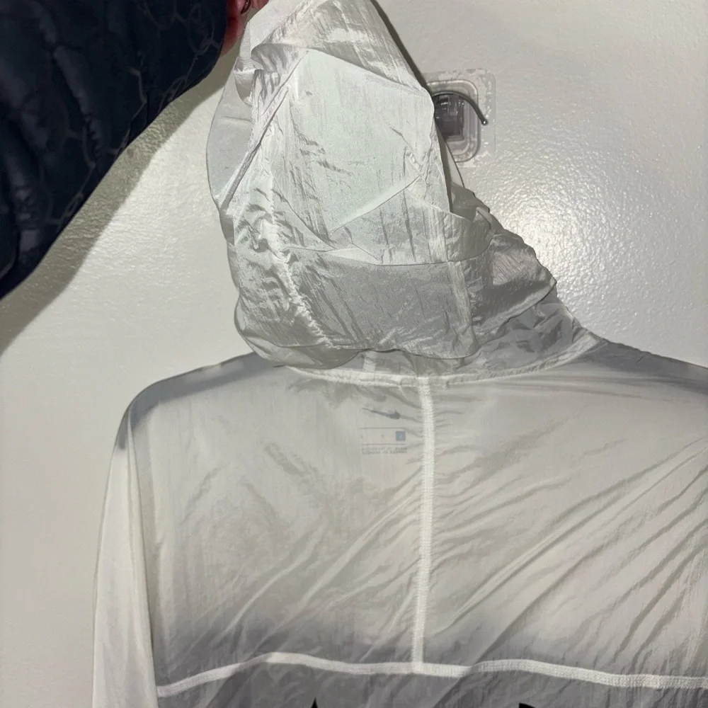 Nike Monochrome Zip-Up Jacket - Picture 8 of 8